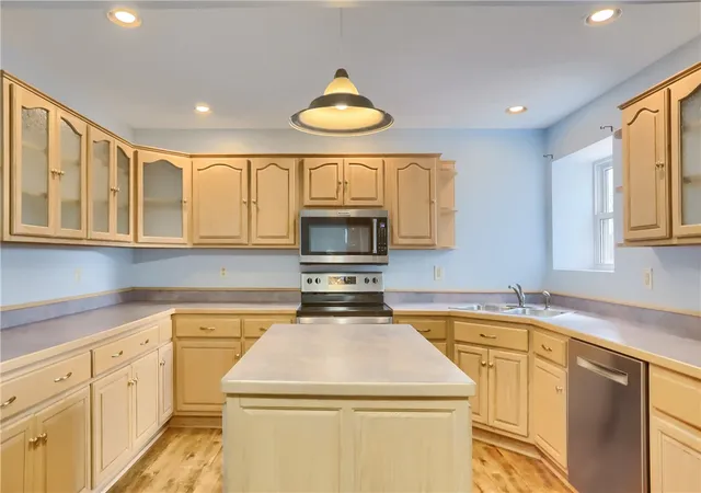 Photo 3 of Single family home for sale at 205 Howard St, Mc Donald, PA 15057 | MLS# 1763747 | Listing updated on 2026-07-08