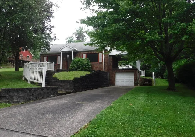 4th image of 810 Longvue Dr, North Sewickley Twp, PA 16117 | MLS# 1763982