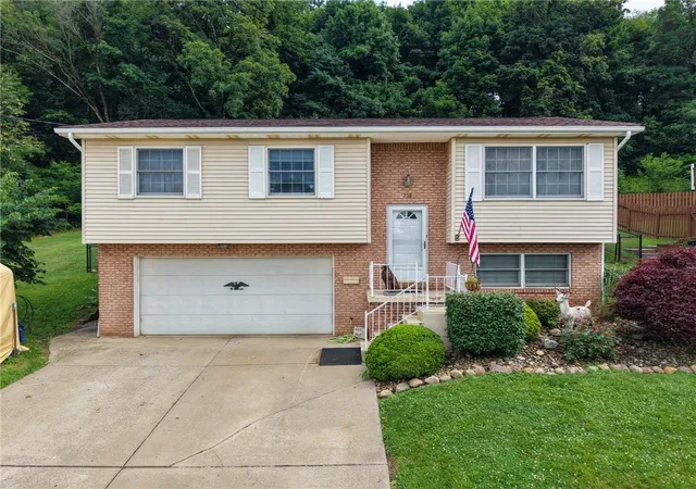 1st image of 232 Hazen Ave, Ellwood City, PA 16117 | MLS# 1763811