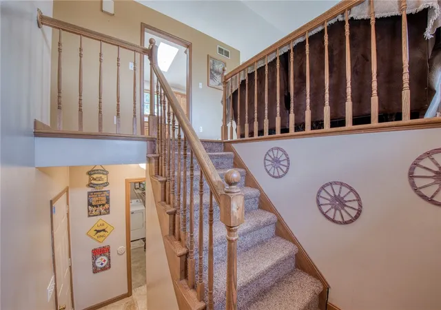3rd image of 232 Hazen Ave, Ellwood City, PA 16117 | MLS# 1763811