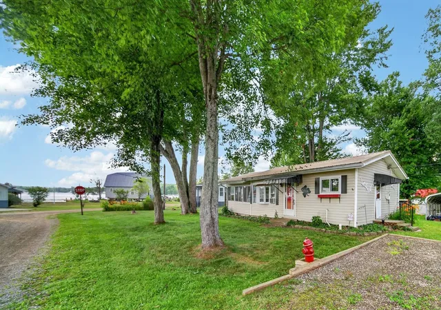 Homes for sale in Canadohta Lake, PA | 24507 Sandburg Dr, Canadohta Lake, PA 16438 | MLS# 1764029