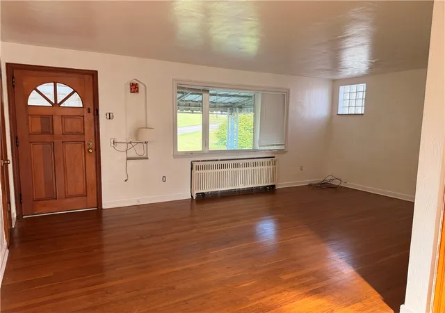 Photo 4 of Single family home for sale at 31 Ewing Rd, Kennedy Twp, PA 15136 | MLS# 1764030 | Listing updated on 2026-07-27