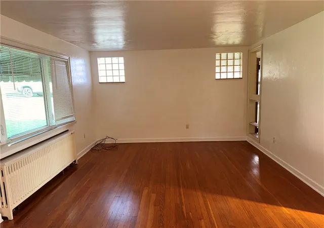 Photo 5 of Single family home for sale at 31 Ewing Rd, Kennedy Twp, PA 15136 | MLS# 1764030 | Listing updated on 2026-07-27