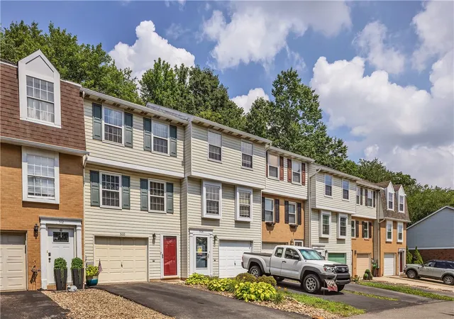 2nd image of 510 Lexington Dr, Hopewell Twp, PA 15001 | MLS# 1763895