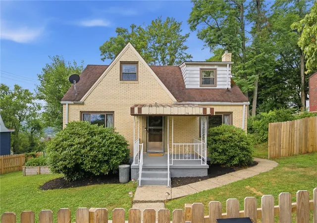 1st image of 1037 Rue Grande Vue St, Elliott, PA 15220 | MLS# 1764061