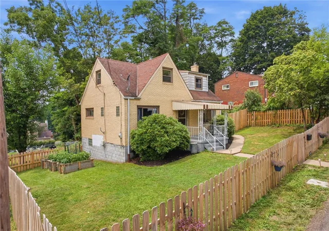 2nd image of 1037 Rue Grande Vue St, Elliott, PA 15220 | MLS# 1764061