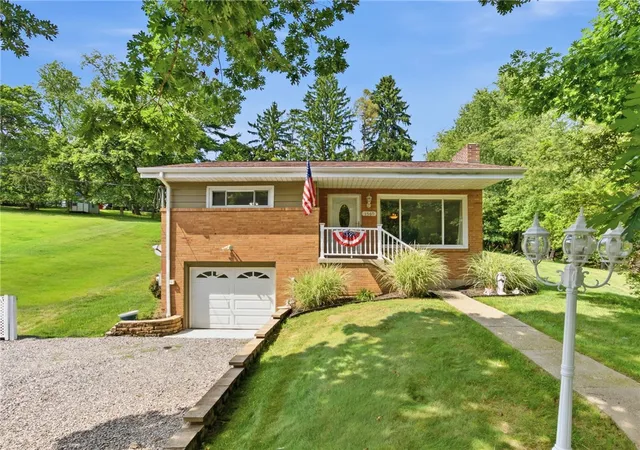 Homes for sale in Franklin Park, PA | 1560 Rosemary Dr, Franklin Park, PA 15090 | MLS# 1763545