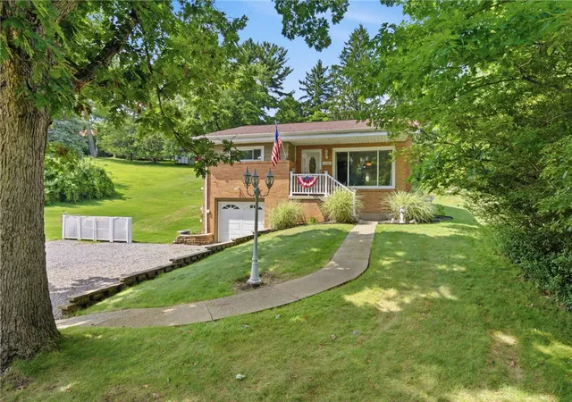 Homes for sale in Franklin Park, PA | 1560 Rosemary Dr, Franklin Park, PA 15090 | MLS# 1763545