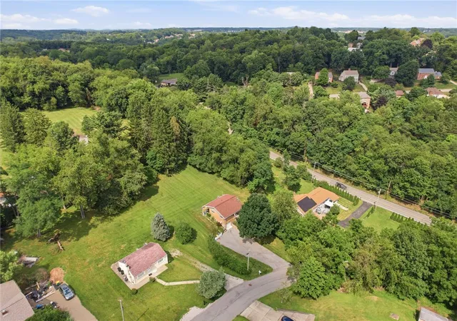 Homes for sale in Franklin Park, PA | 1560 Rosemary Dr, Franklin Park, PA 15090 | MLS# 1763545