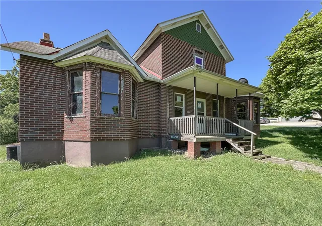 Photo 1 of Single family home for sale at 605 Maple St, Brownsville, PA 15417 | MLS# 1764078 | Listing updated on 2026-09-15
