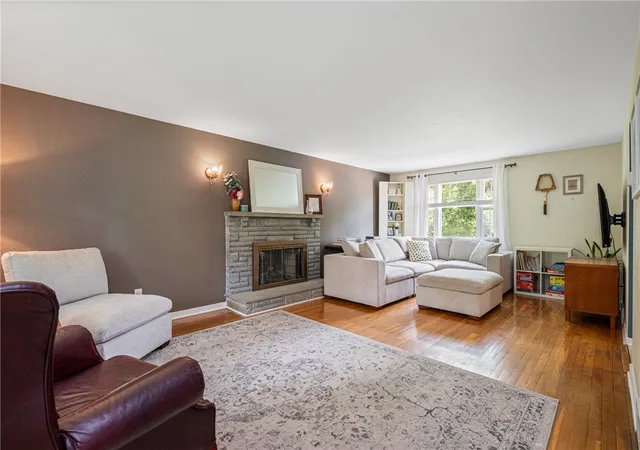 image of 1253 Beagle Dr, Bethel Park, PA 15102 | MLS# 1763883