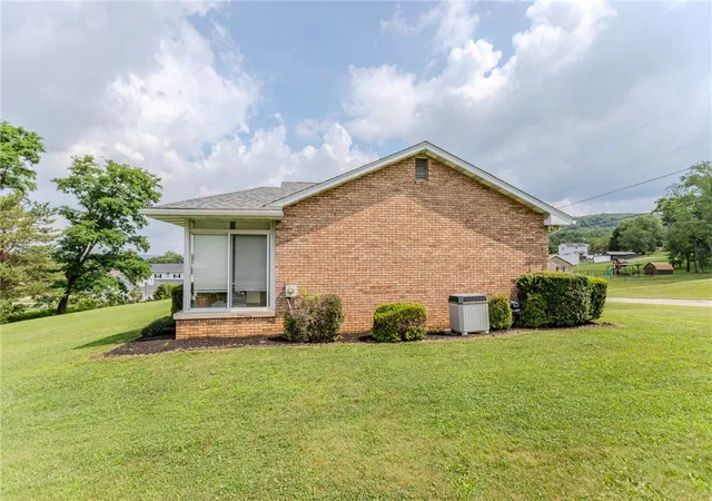 Photo 4 of Sale Pending at 1506 Chestnut St, Connellsville, PA 15425 | MLS# 1764110 | Listing updated on 2026-07-11