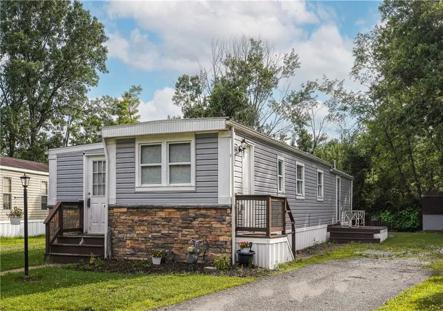 1st image of 26 Circle Dr, Union Twp, PA 15332 | MLS# 1764014