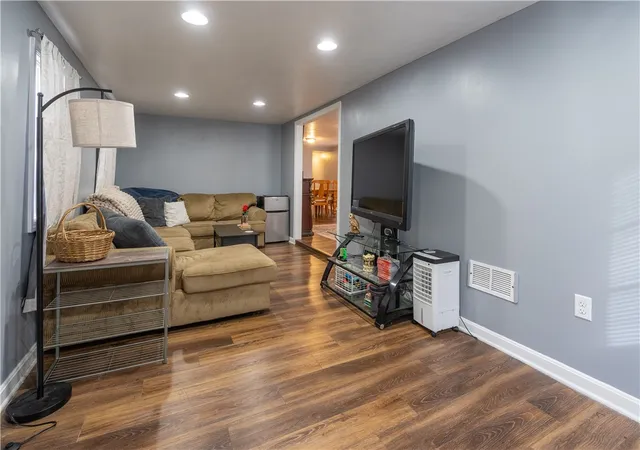 2nd image of 26 Circle Dr, Union Twp, PA 15332 | MLS# 1764014