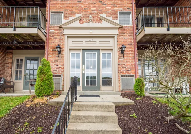1st image of 1010 Margarite #G, Scott Twp, PA 15216 | MLS# 1763733