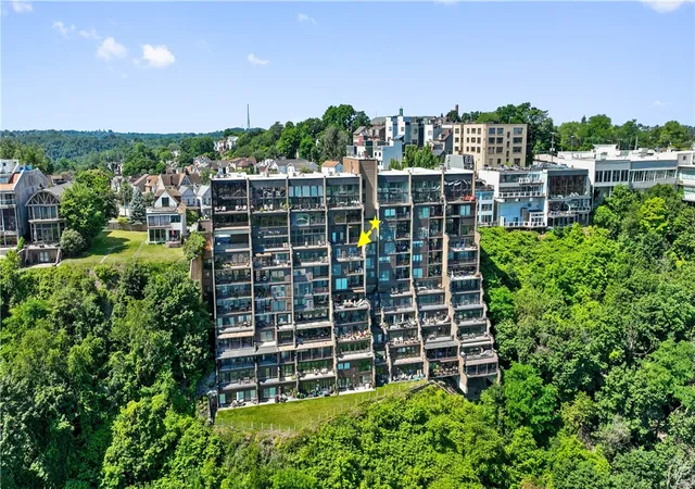 50th image of 1000 Grandview Ave #904, Mt Washington, PA 15211 | MLS# 1763794