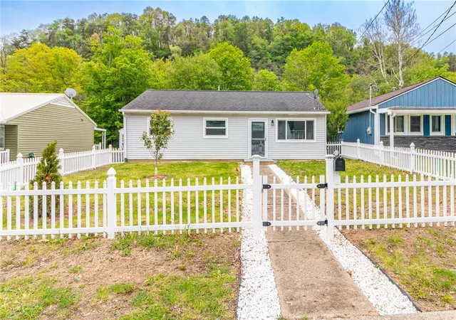 Photo 2 of Sale Pending at 2873 N Meadow St, Natrona Heights, PA 15065 | MLS# 1764156 | Listing updated on 2026-09-30