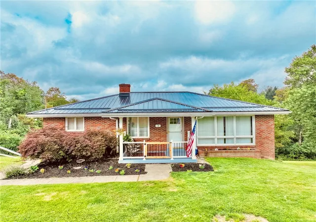 2nd image of 18 John Dr, Hanover Twp, PA 15021 | MLS# 1764191