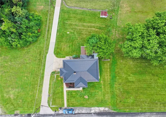 30th image of 18 John Dr, Hanover Twp, PA 15021 | MLS# 1764191