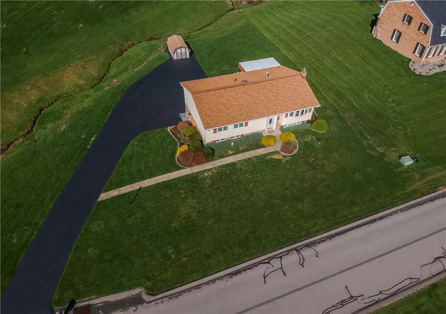 28th image of 1123 Brookshire Dr, New Castle, PA 16101 | MLS# 1764206