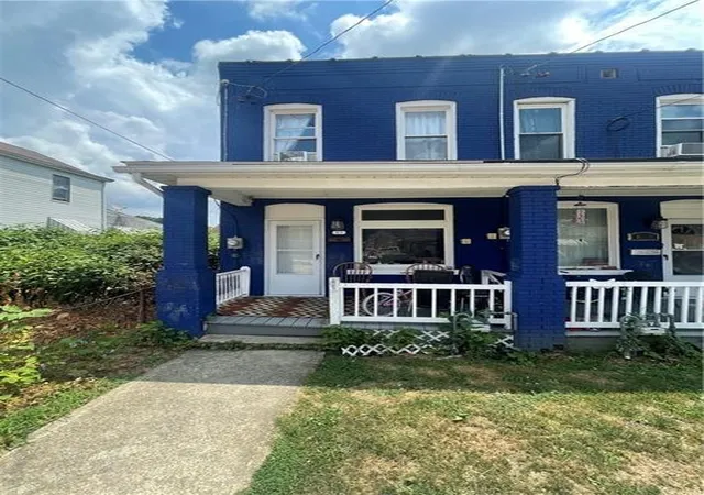 Homes for sale in Mc Kees Rocks, PA | 813 10th St, Mc Kees Rocks, PA 15136 | MLS# 1764151
