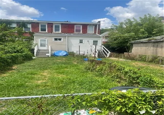 Homes for sale in Mc Kees Rocks, PA | 813 10Th St, Mc Kees Rocks, PA 15136 | MLS# 1764151