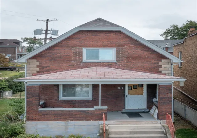 Homes for sale in Brentwood, PA | 2913 Willett Rd, Brentwood, PA 15227 | MLS# 1764201
