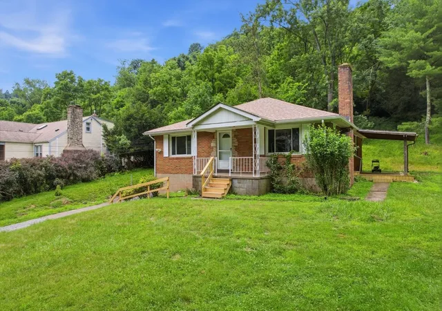 Photo 2 of Single family home for sale at 935 Stanton Ave, Pittsburgh, PA 15209 | MLS# 1764253 | Listing updated on 2026-07-11