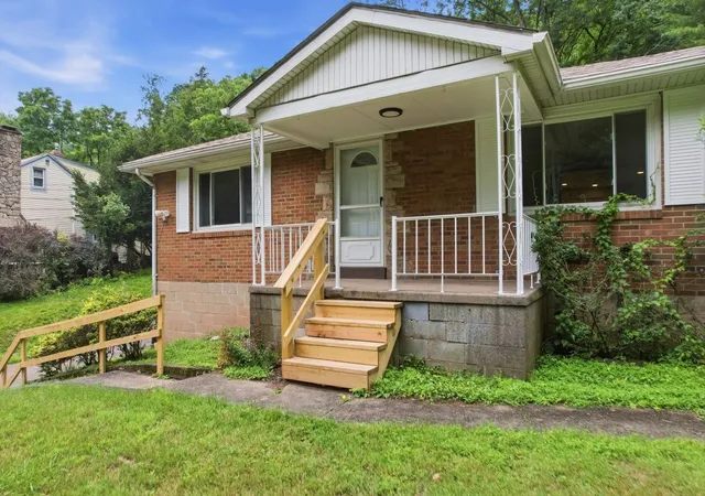 Photo 4 of Single family home for sale at 935 Stanton Ave, Pittsburgh, PA 15209 | MLS# 1764253 | Listing updated on 2026-07-11