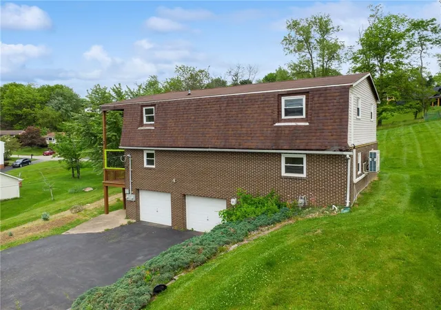 2nd image of 1495 E Beau St, South Strabane, PA 15301 | MLS# 1763911