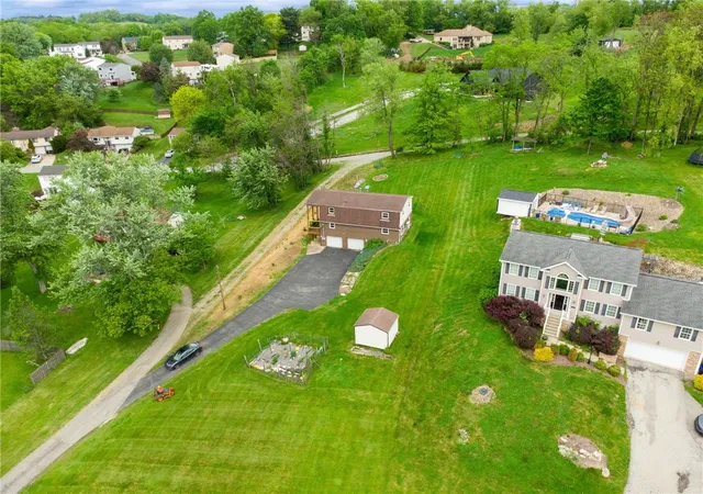 4th image of 1495 E Beau St, South Strabane, PA 15301 | MLS# 1763911