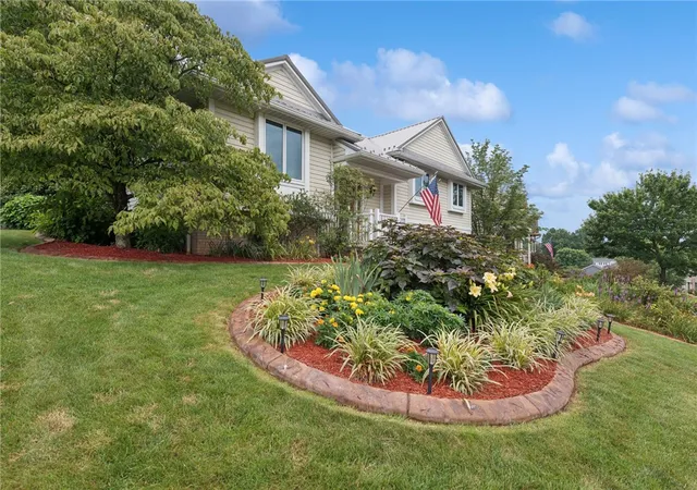 Homes for sale in Penn Twp, PA | 1074 Redoak Dr, Penn Twp, PA 15636 | MLS# 1764304