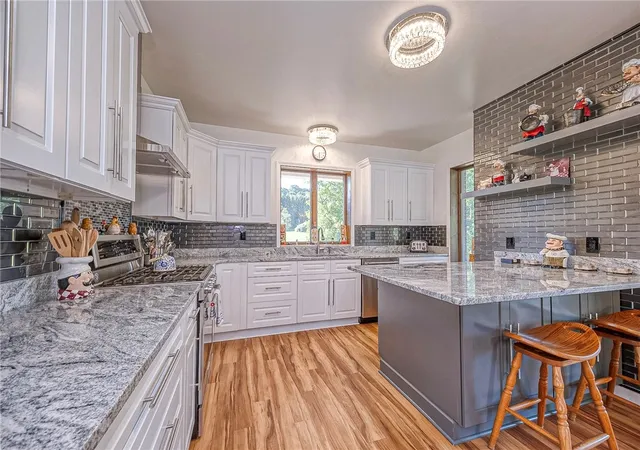 5th image of 514 Pringle Ln, Natrona Heights, PA 15065 | MLS# 1764159