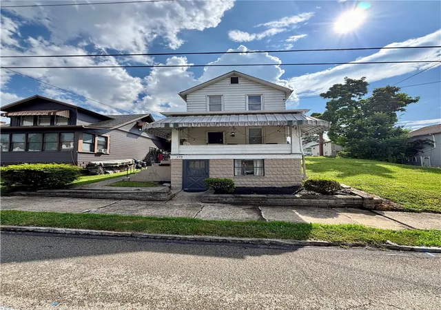 1st image of 209 Crest Ave, Charleroi Boro, PA 15022 | MLS# 1764186