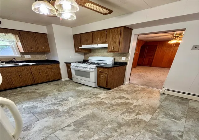 2nd image of 209 Crest Ave, Charleroi Boro, PA 15022 | MLS# 1764186