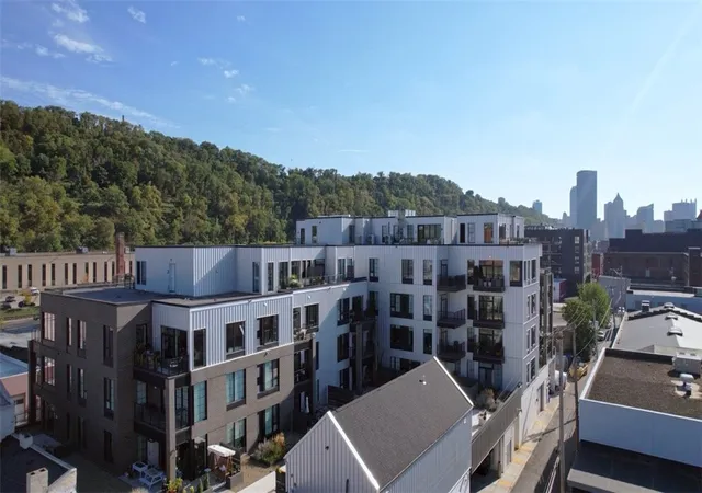 Homes for sale in Downtown Pgh, PA | 2635 Penn Ave #401, Downtown Pgh, PA 15222 | MLS# 1763492