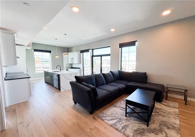 Homes for sale in Downtown Pgh, PA | 2635 Penn Ave #401, Downtown Pgh, PA 15222 | MLS# 1763492