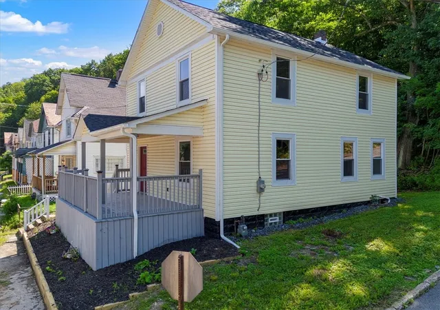 3rd image of 455 Highland Ave, Aliquippa, PA 15001 | MLS# 1764323