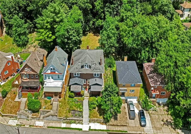Photo 2 of Single family home for sale at 554 Forest Ave, Bellevue, PA 15202 | MLS# 1764282 | Listing updated on 2026-08-04