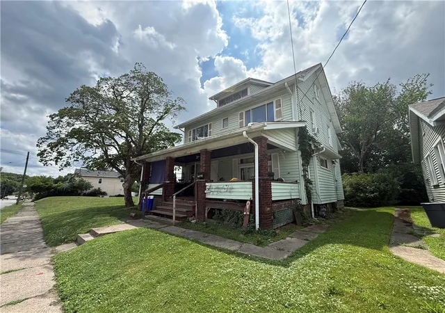Homes for sale in New Castle, PA | 1108 Cunningham Ave, New Castle, PA 16101 | MLS# 1763623