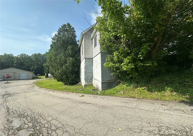 Homes for sale in Sewickley Twp, PA | 235 Kangaroo Hill Rd, Sewickley Twp, PA 15660 | MLS# 1764241