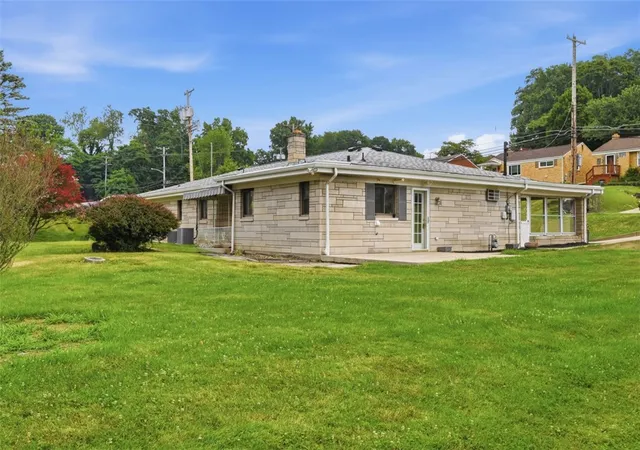 Homes for sale in Baldwin Boro, PA | 4930 Gardenville Rd, Baldwin Boro, PA 15236 | MLS# 1764303