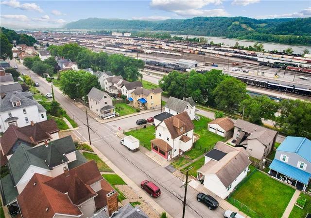 3rd image of 1384 5Th Avenue, Freedom, PA 15042 | MLS# 1764342