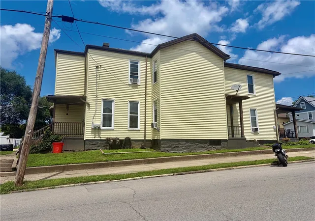4th image of 1101 9th Ave, Beaver Falls, PA 15010 | MLS# 1764343