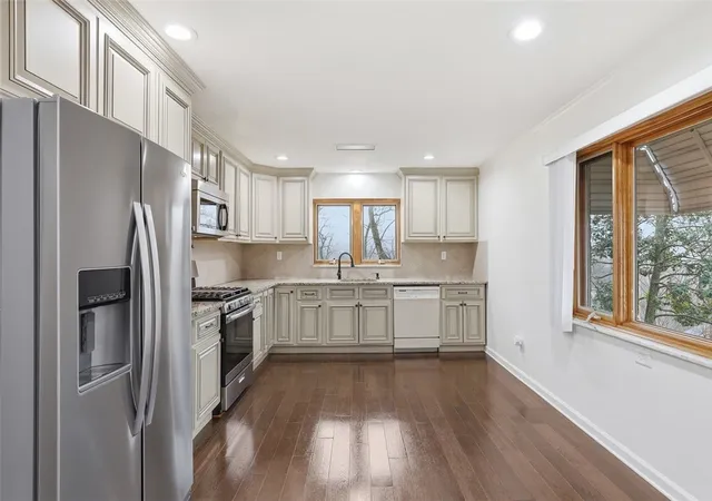 4th image of 1013 El Rancho Dr, Green Tree, PA 15220 | MLS# 1764340