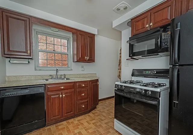 Homes for sale in Baldwin Boro, PA | 638 Elaine Dr, Baldwin Boro, PA 15236 | MLS# 1764283