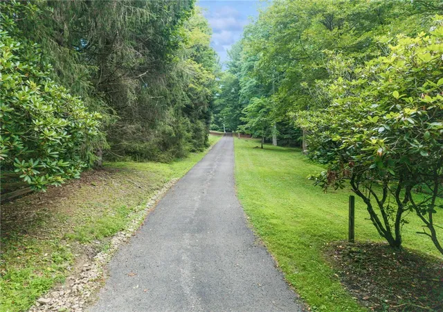 Homes for sale in Ligonier Twp, PA | 515 Austraw Rd, Ligonier Twp, PA 15658 | MLS# 1764363