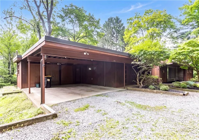 Homes for sale in Bradford Woods, PA | 136 Bradford Rd, Bradford Woods, PA 15015 | MLS# 1764390