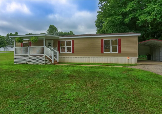 1st image of 164 Harbor Village Dr, Union Twp, PA 16116 | MLS# 1764382