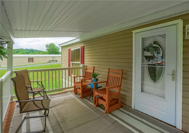 2nd image of 164 Harbor Village Dr, Union Twp, PA 16116 | MLS# 1764382